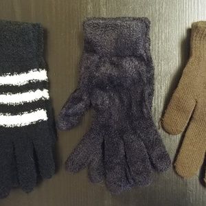 OLD NAVY FOUR PAIR GLOVE Bundle.